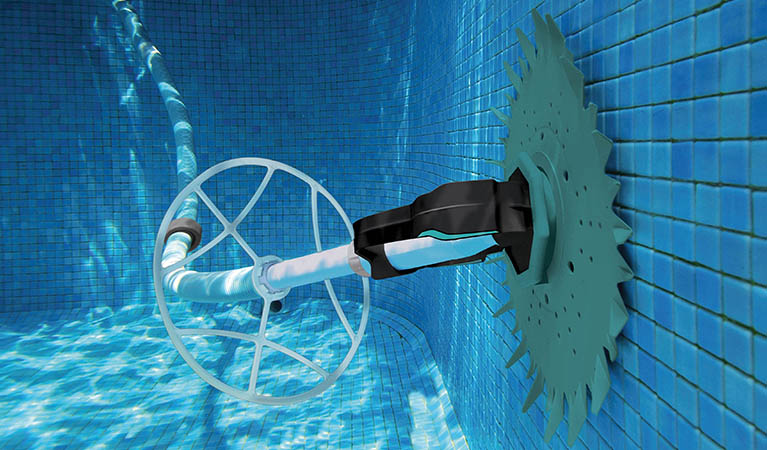 Robot de piscine et nettoyage du bassin automatique ou manuel
